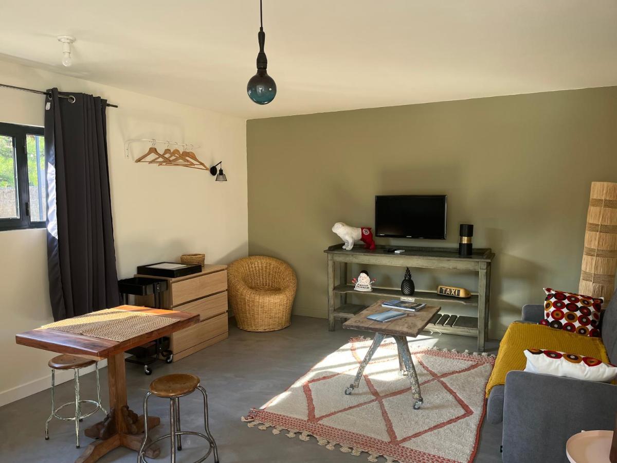 Studio Dans Les Alpilles Apartamento Fontvieille Exterior foto